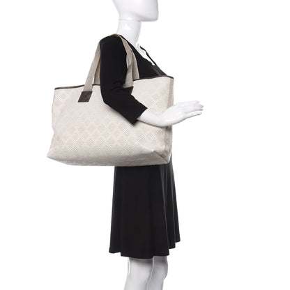 Gucci Woven Raffia Diamante Tote White 2 of 10