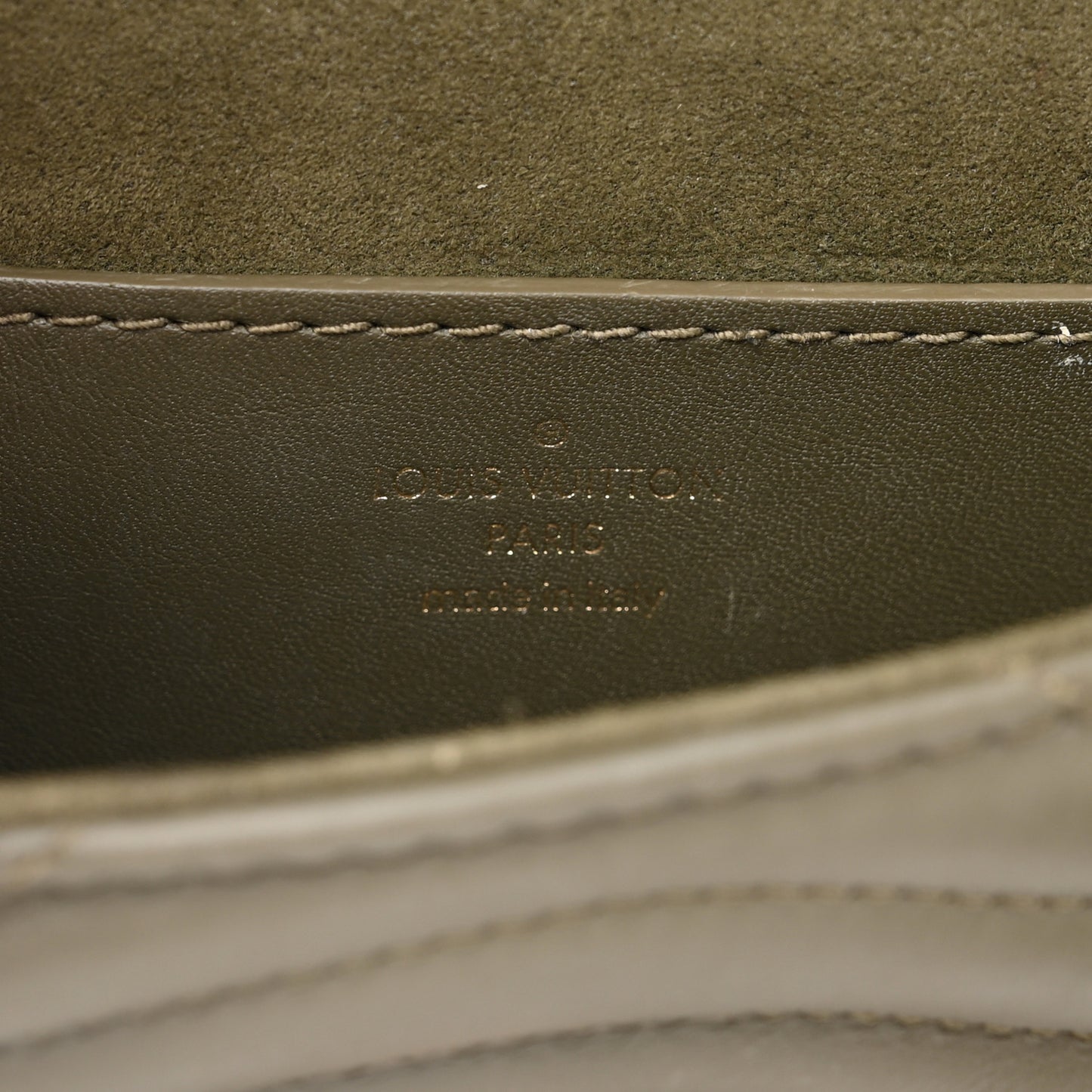 Calfskin New Wave Multi Pochette Kaki