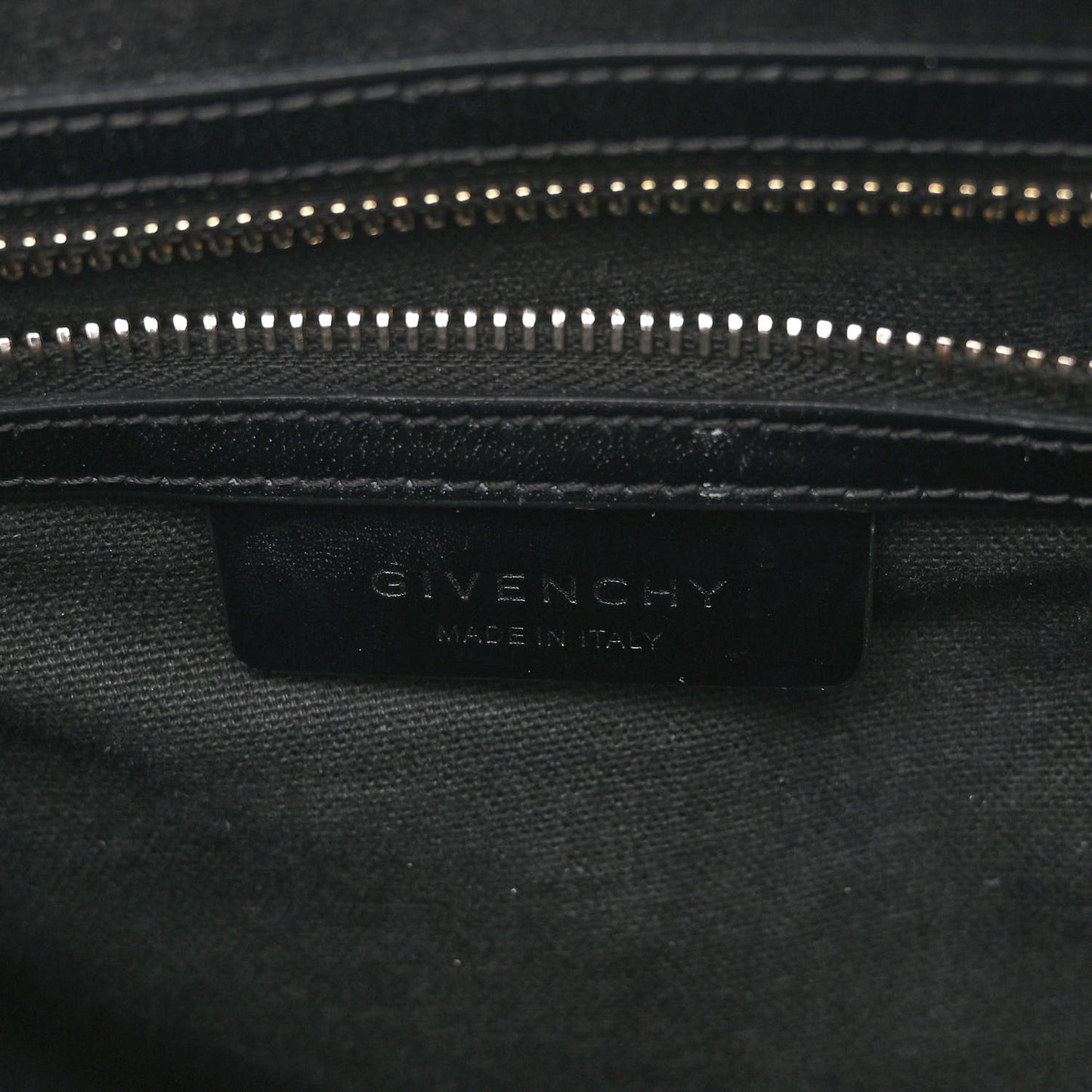 Shiny Lord Calfskin Medium Antigona Black