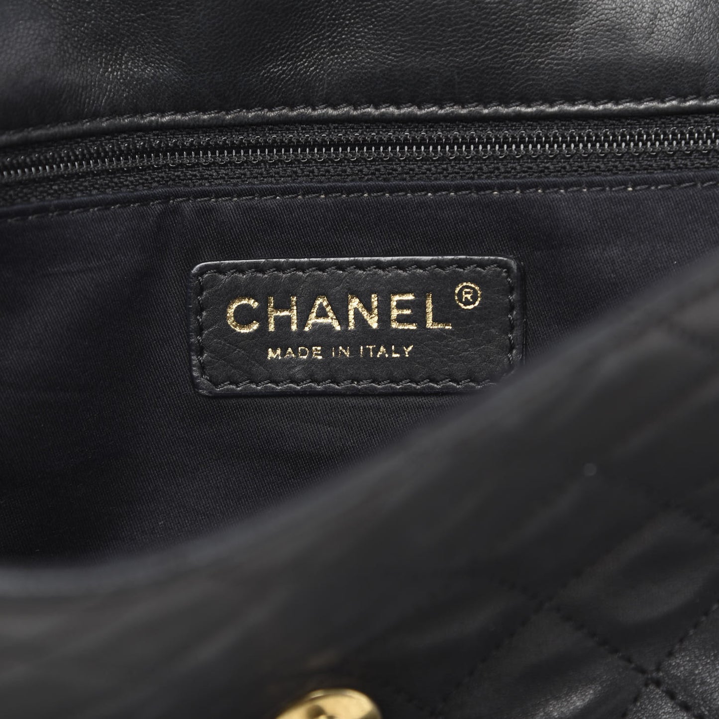 Lambskin Quilted Medium Cruise Charm Single Flap Black