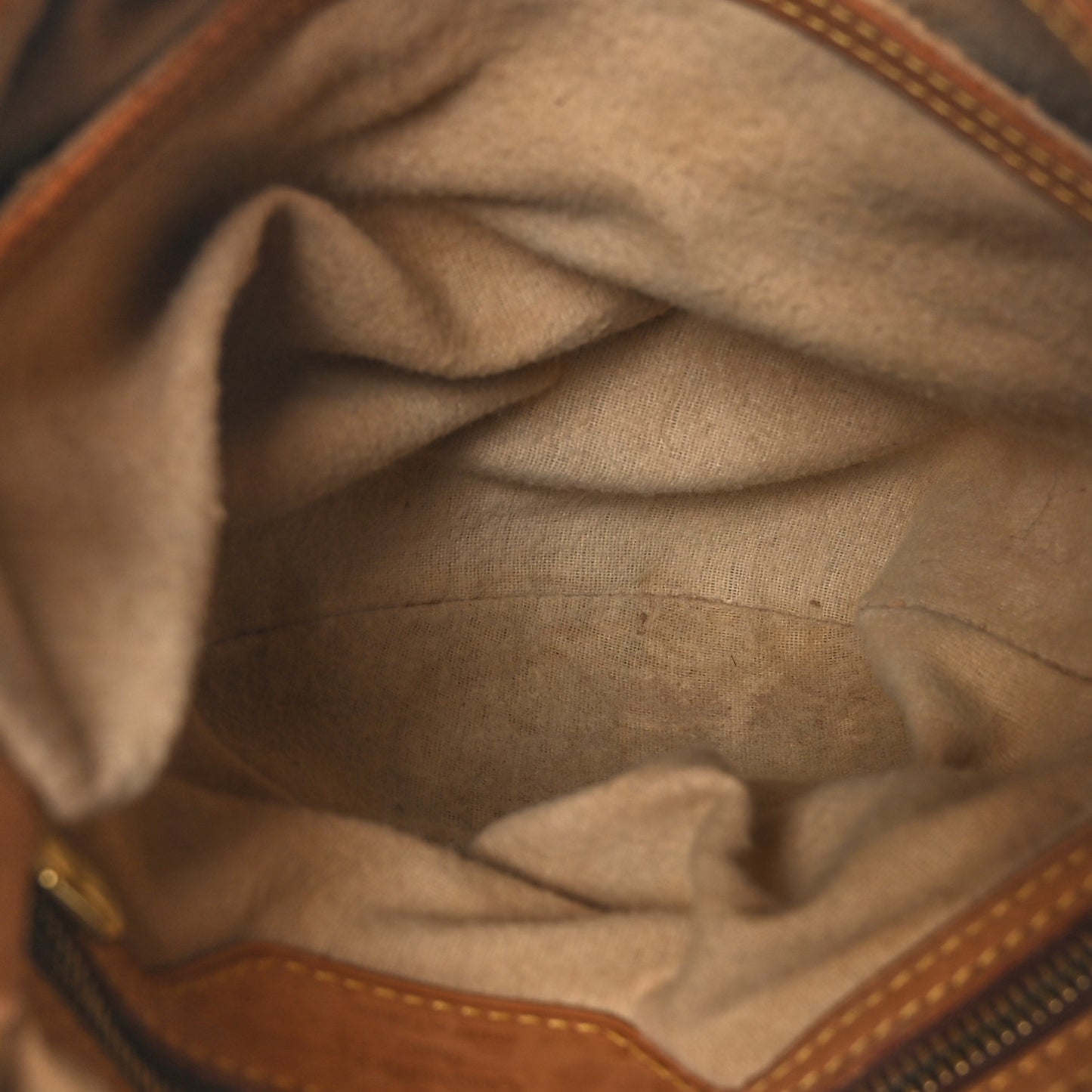 Monogram Petit Bucket 23