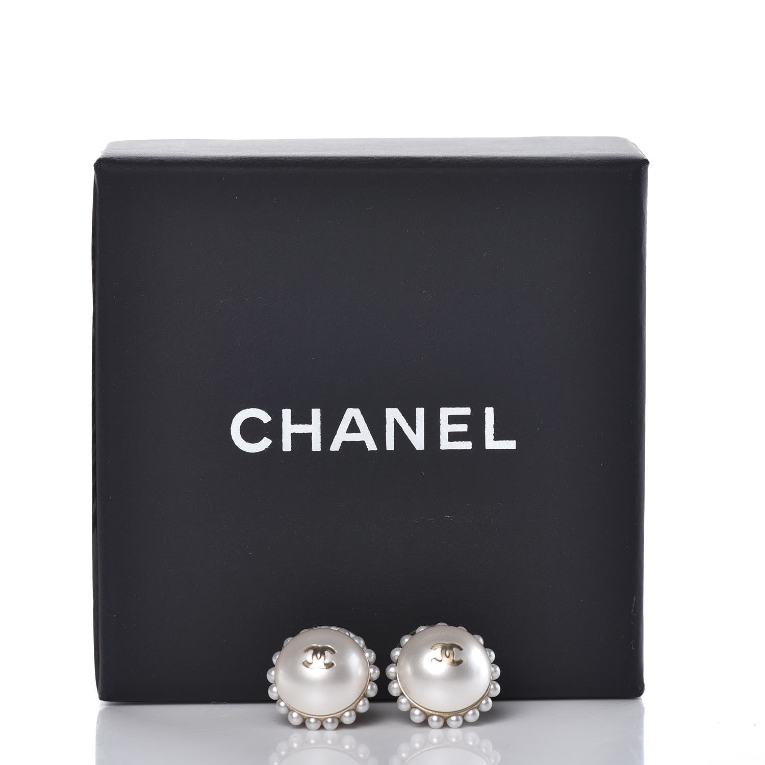 Chanel Pearl CC Earrings Gold 5 of 5