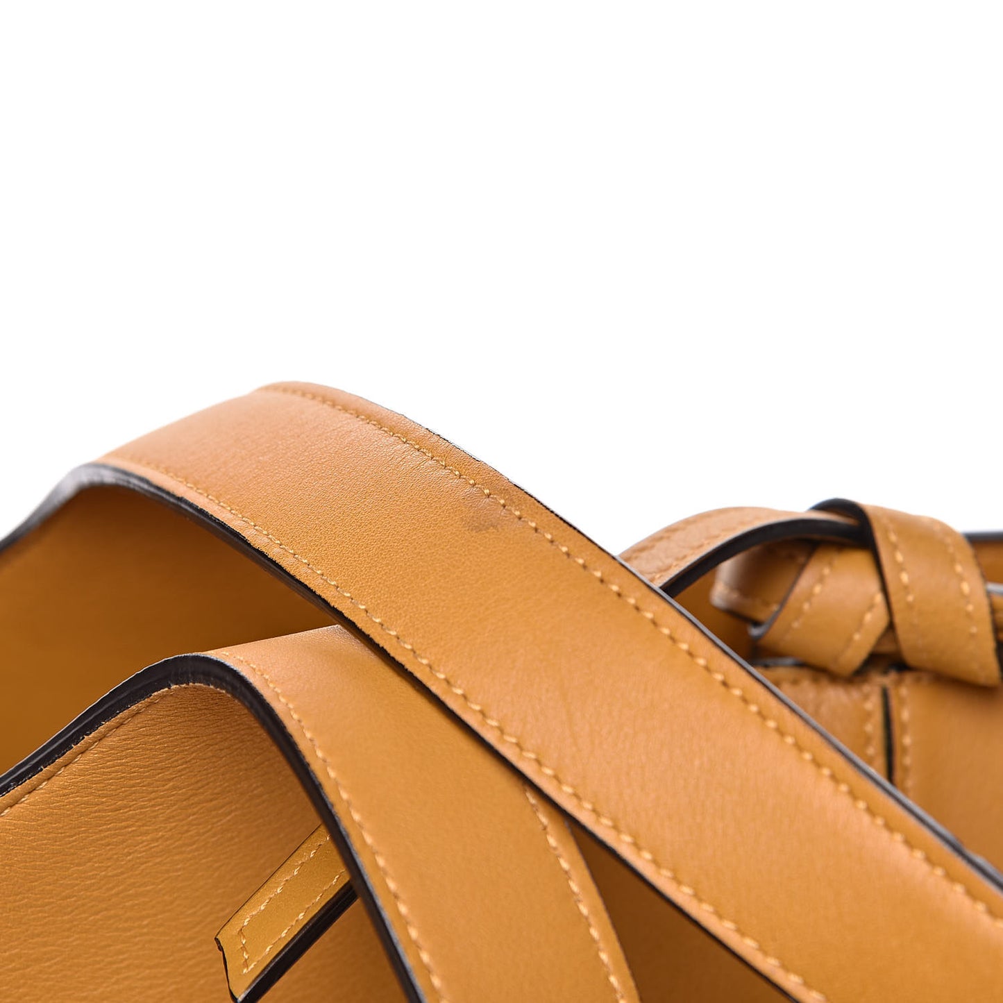 Supple Natural Calfskin Medium Tri-Fold Bag Blonde