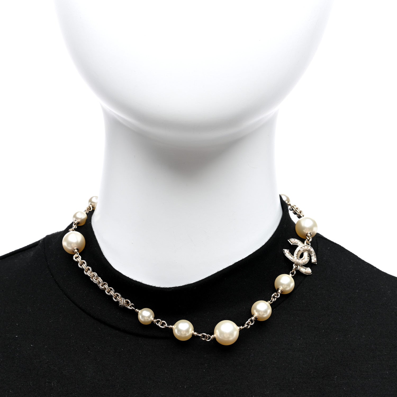 Chanel Pearl CC Short Necklace Gold 2 of 4