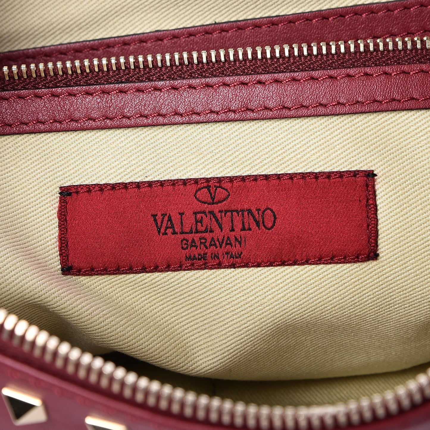 Vitello Large Rockstud Zip Wristlet Pouch Rosso Valentino