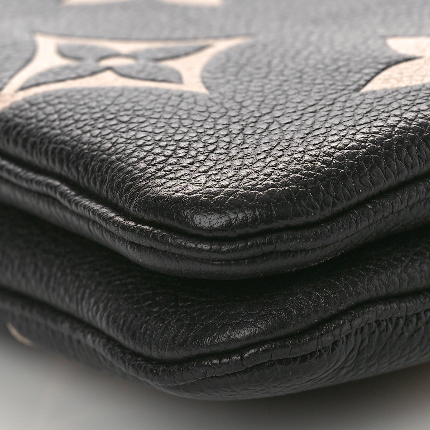 Empreinte Monogram Giant Double Zip Pochette Black Cream