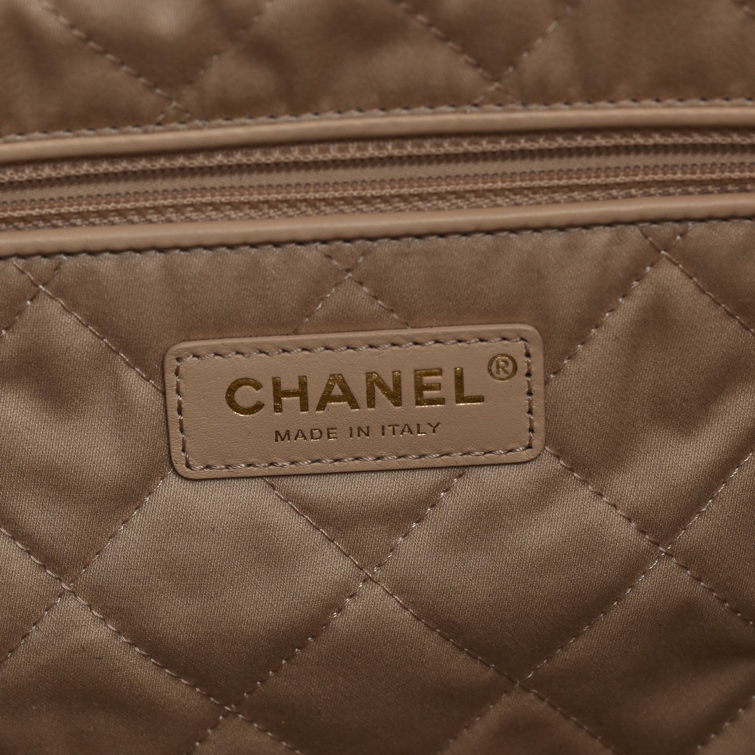 Chanel Shiny Calfskin Quilted Small Chanel 22 White 7 of 13