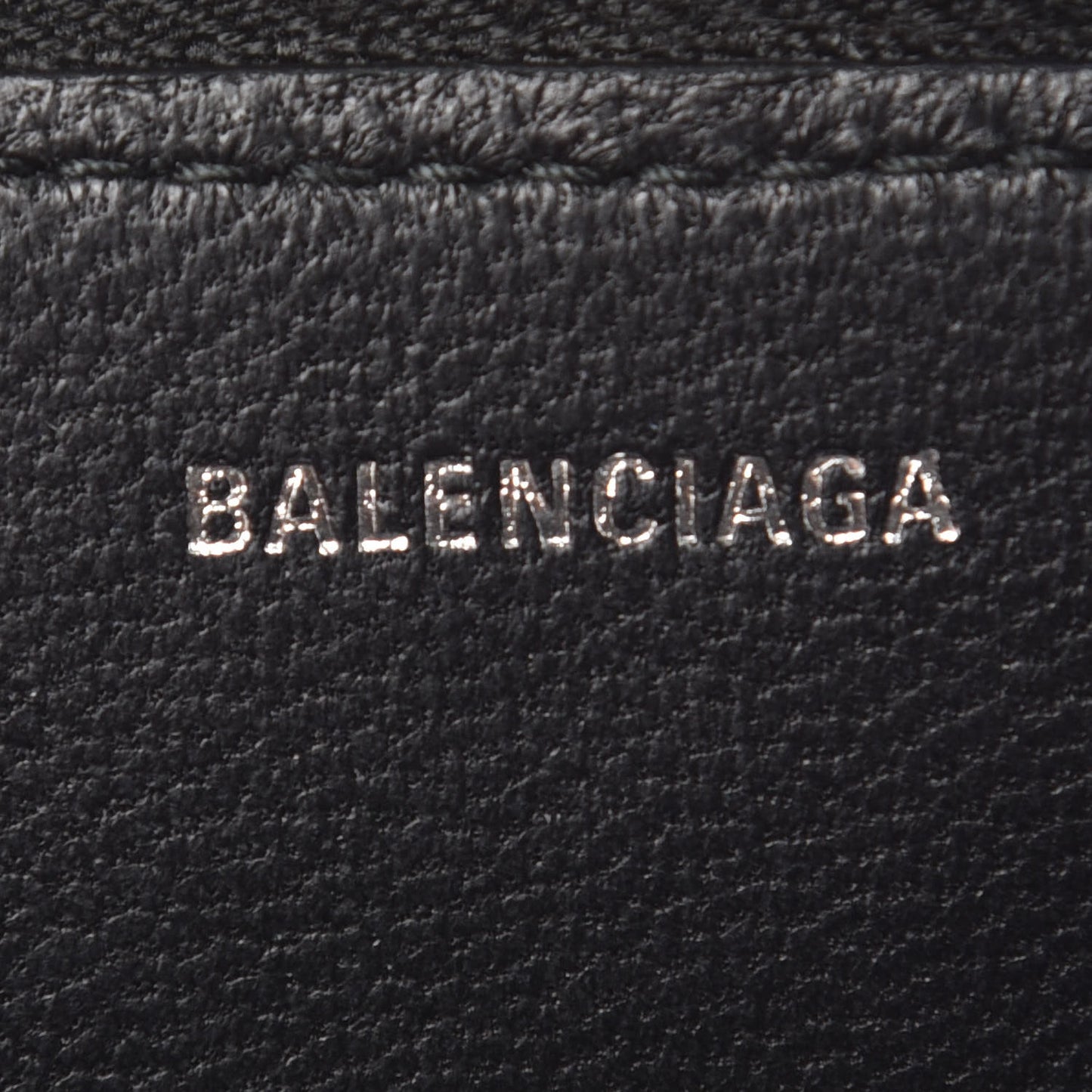 Smooth Calfskin Logo Everyday Zip Around Card Holder Black White