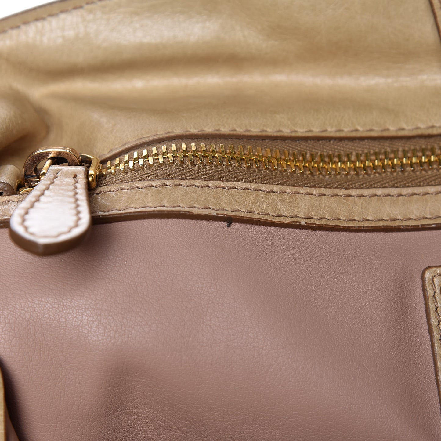 Vitello Shine Tote Quarzo