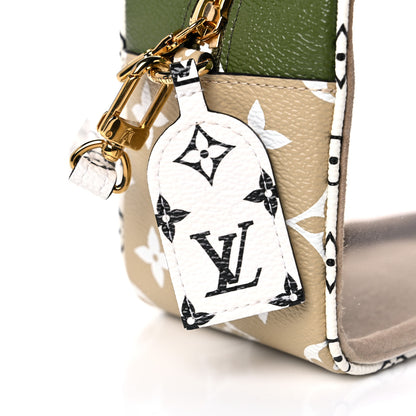 Louis Vuitton Monogram Giant Beach Pouch Kaki 9 of 9