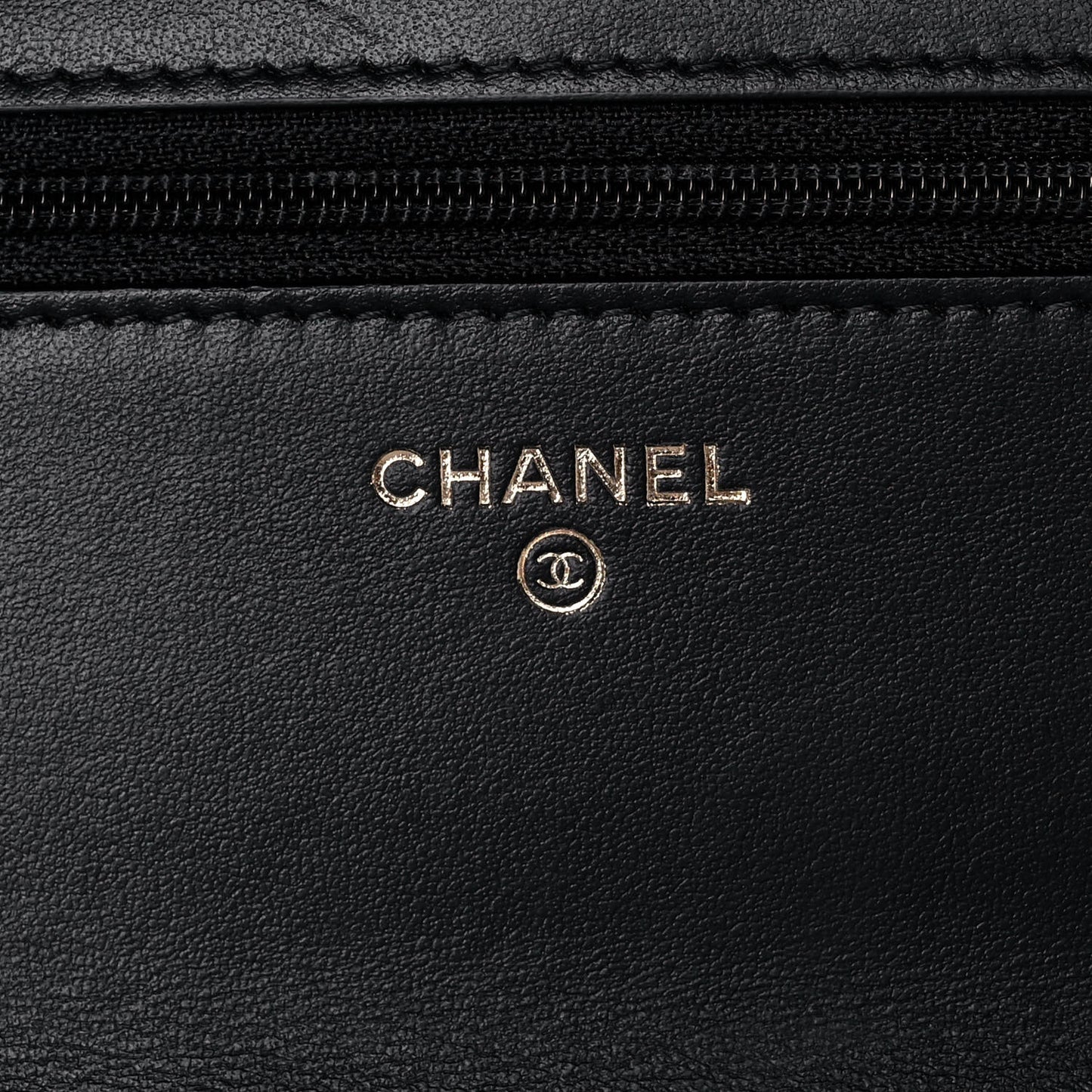 Shiny Caviar Quilted Pick Me Up Wallet On Chain WOC Black