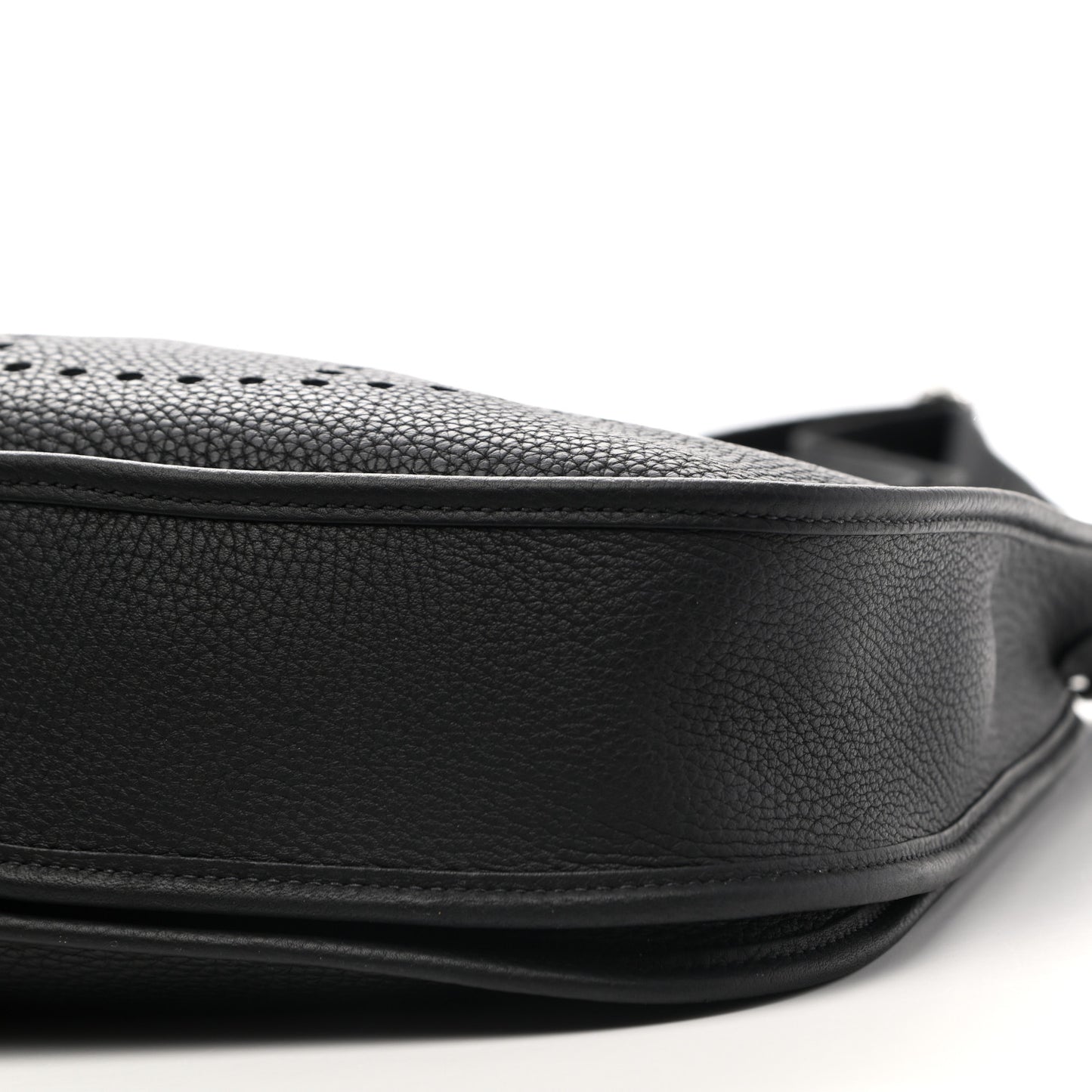 Taurillon Clemence Evelyne III PM Black
