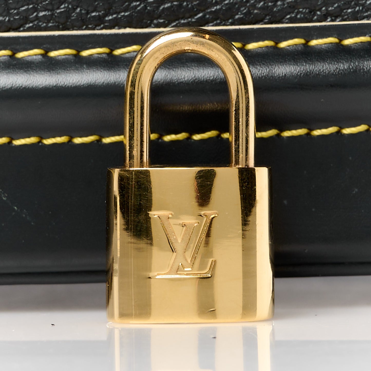 Suhali Lockit PM Black