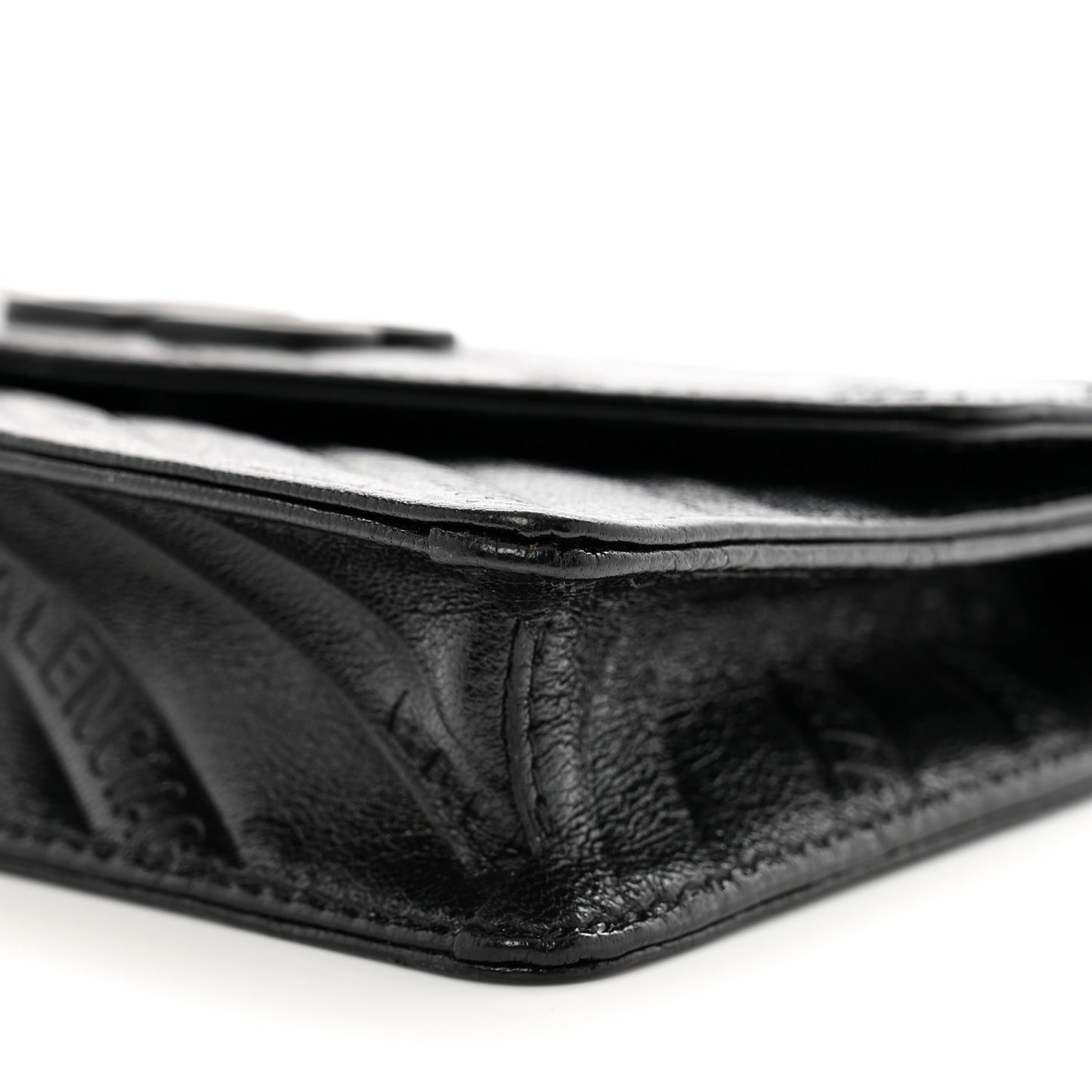 Shiny Goatskin Logo Embossed Monochrome BB Wallet On Chain Black