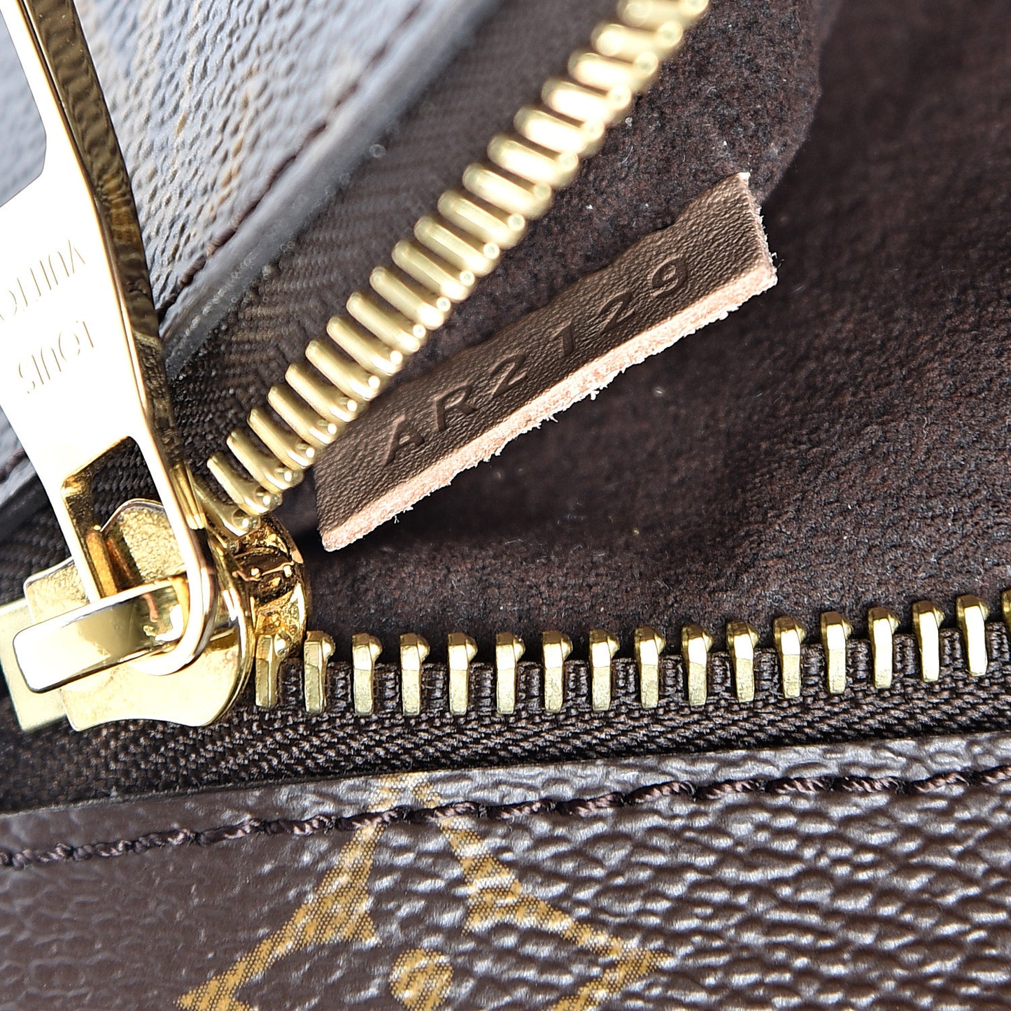 Monogram Pochette Metis