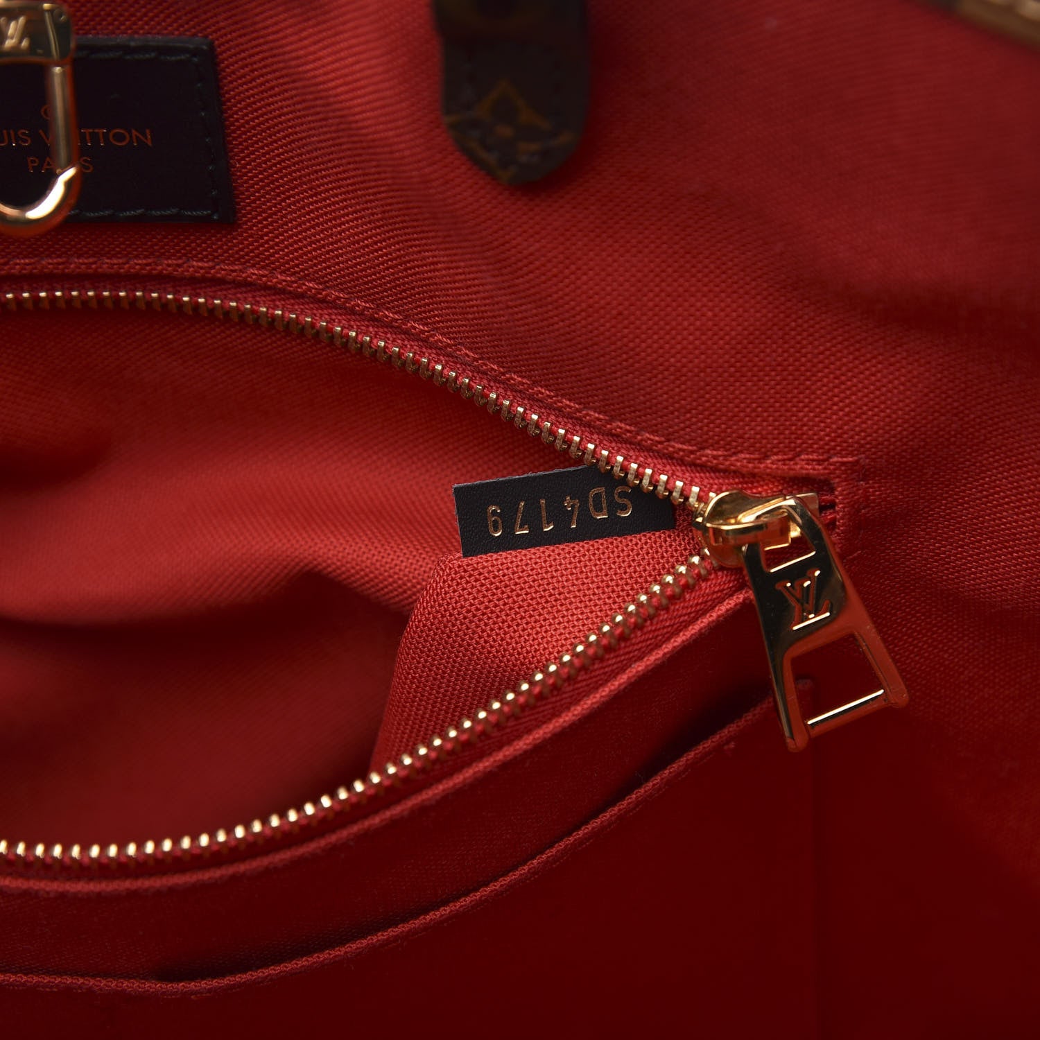 Louis Vuitton Reverse Monogram Giant Onthego MM 7 of 14