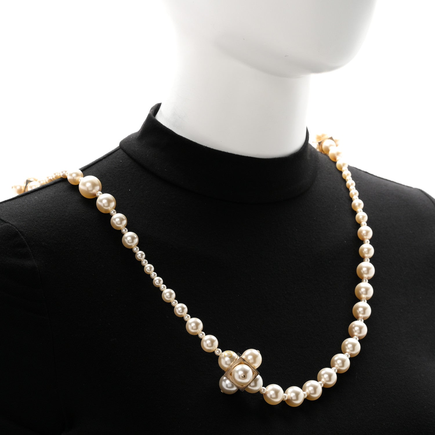 Chanel Pearl Cluster CC Necklace Gold 2 of 7