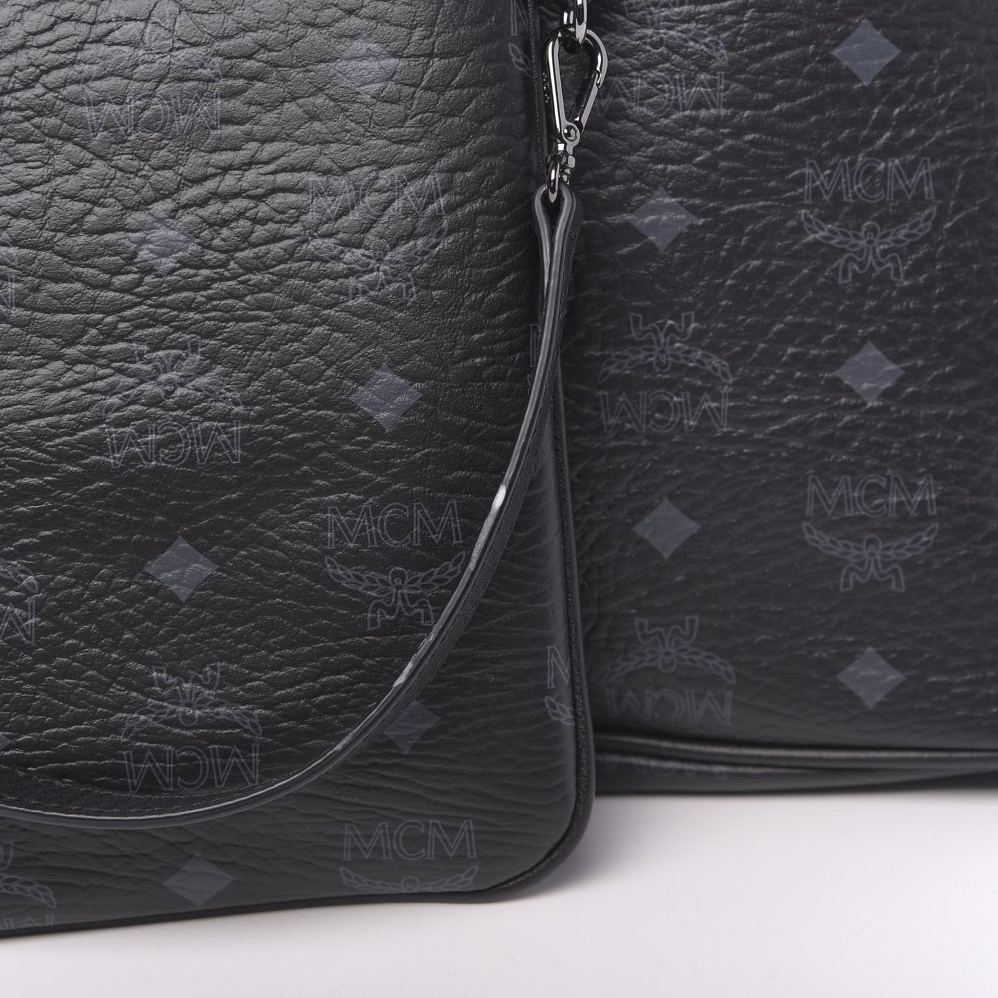 Visetos Medium Liz Reversible Shopper Tote Black