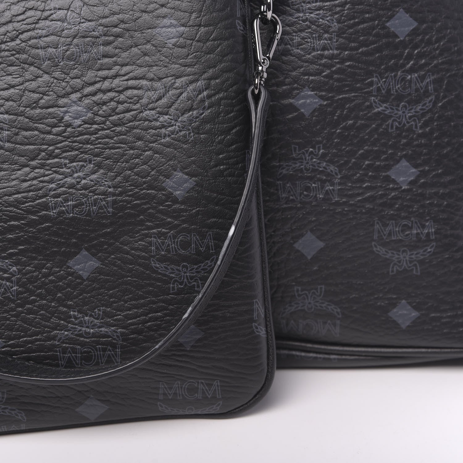 MCM Visetos Medium Liz Reversible Shopper Tote Black 11 of 17