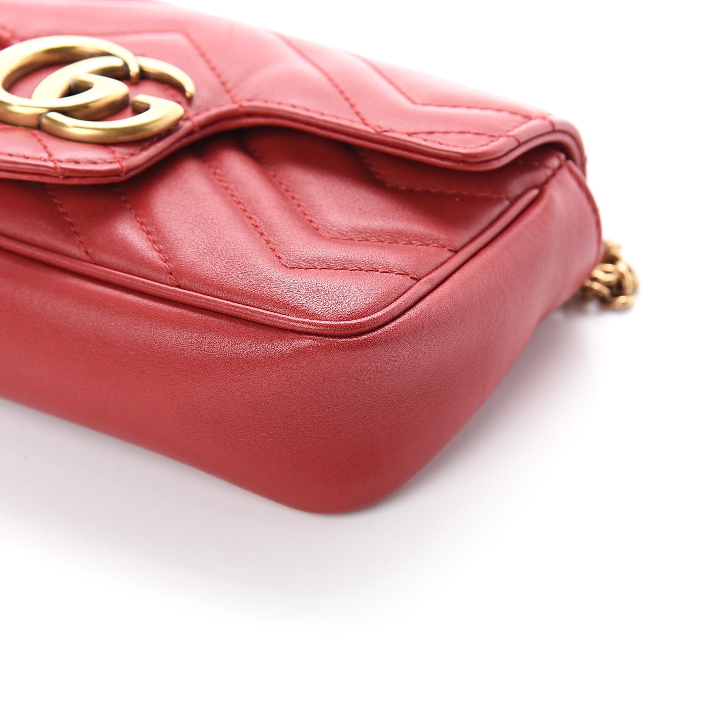Calfskin Matelasse Super Mini GG Marmont Shoulder Bag Hibiscus Red