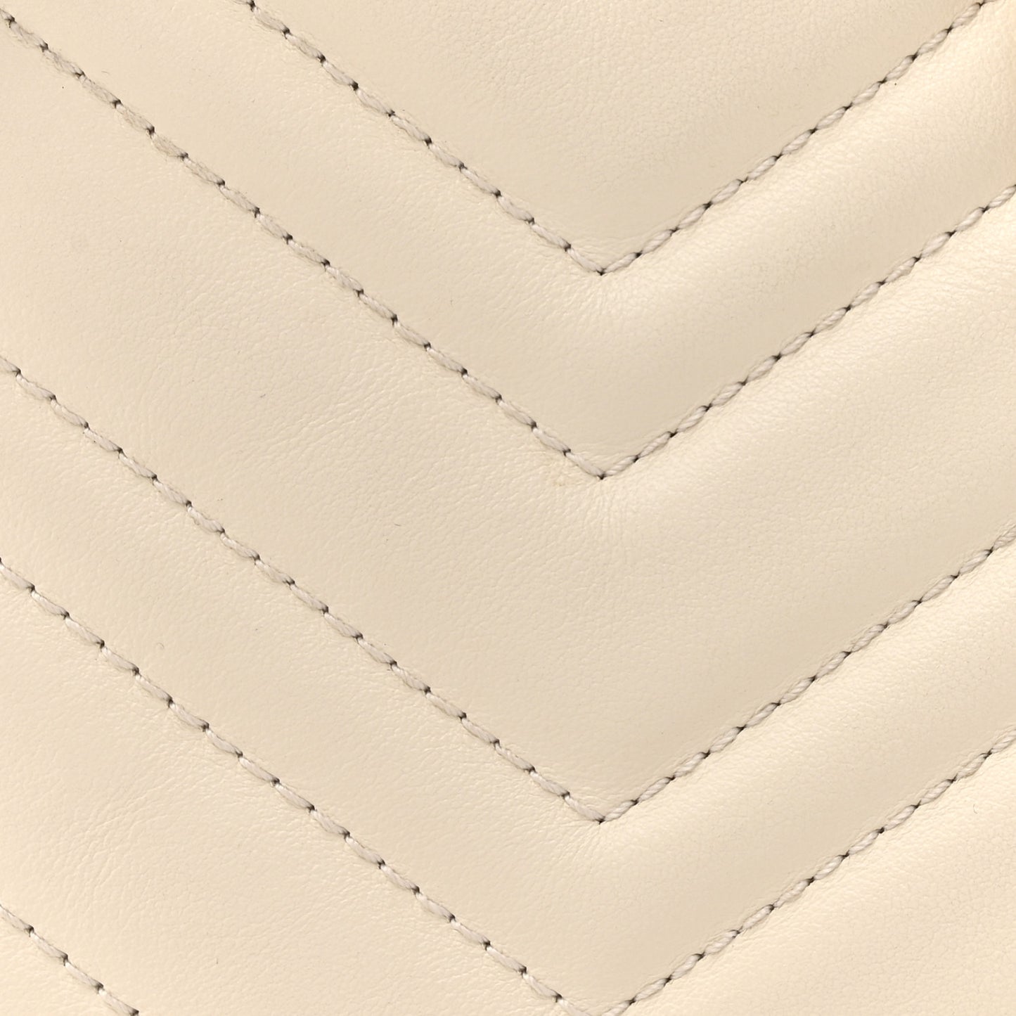 Calfskin Matelasse Small GG Marmont Chain Shoulder Bag White