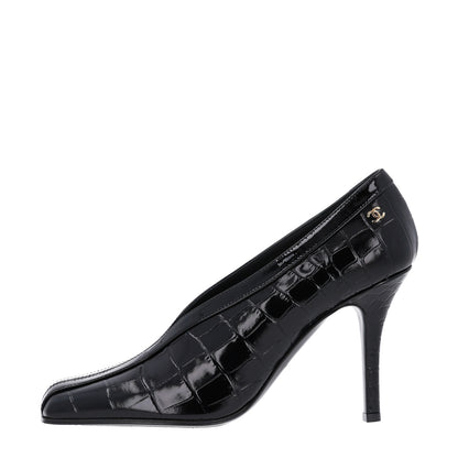 Chanel Crocodile Embossed Patent Calfskin Pumps 37.5 Black 1 of 11