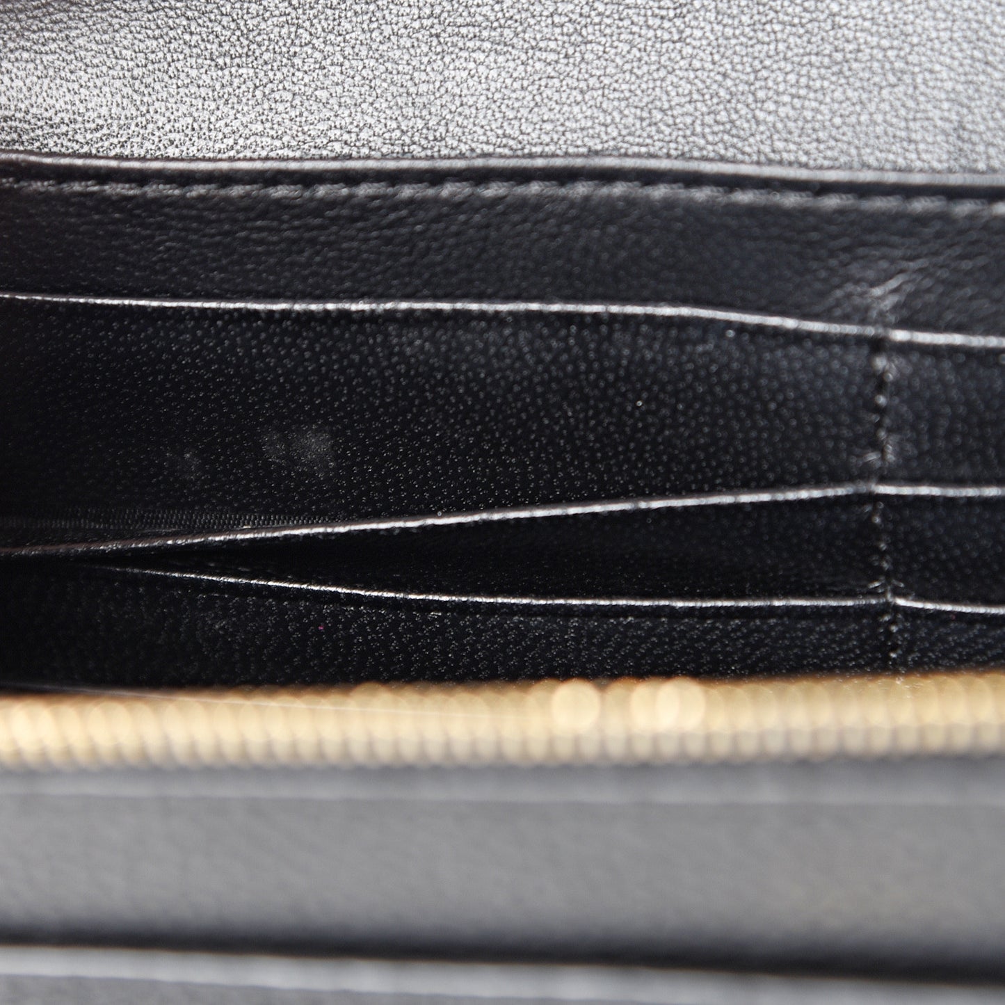 Small Classic Grain Calfskin Small Darley Black