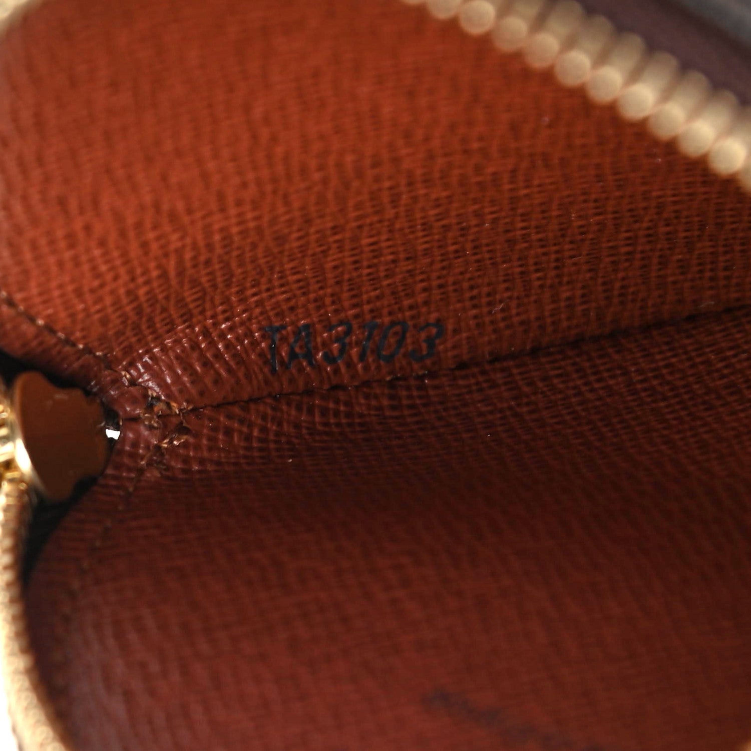 Louis Vuitton Monogram Round Coin Purse 7 of 7