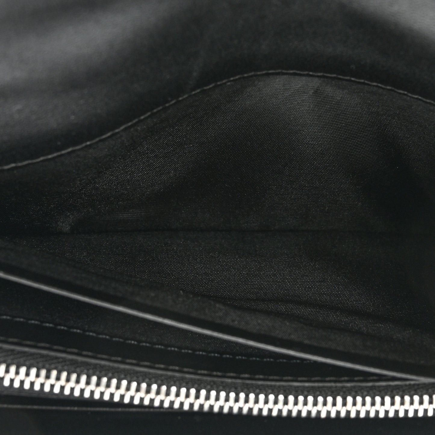 Visetos Calfskin Large Patricia Wallet On Chain Black