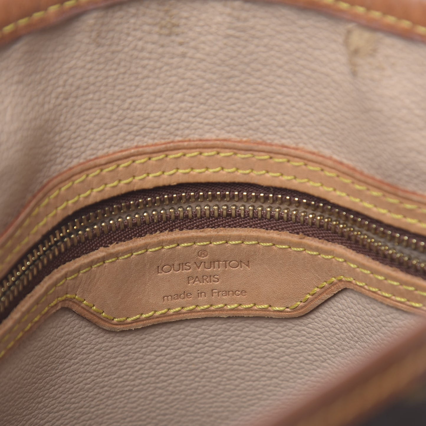 Monogram Petit Bucket 23