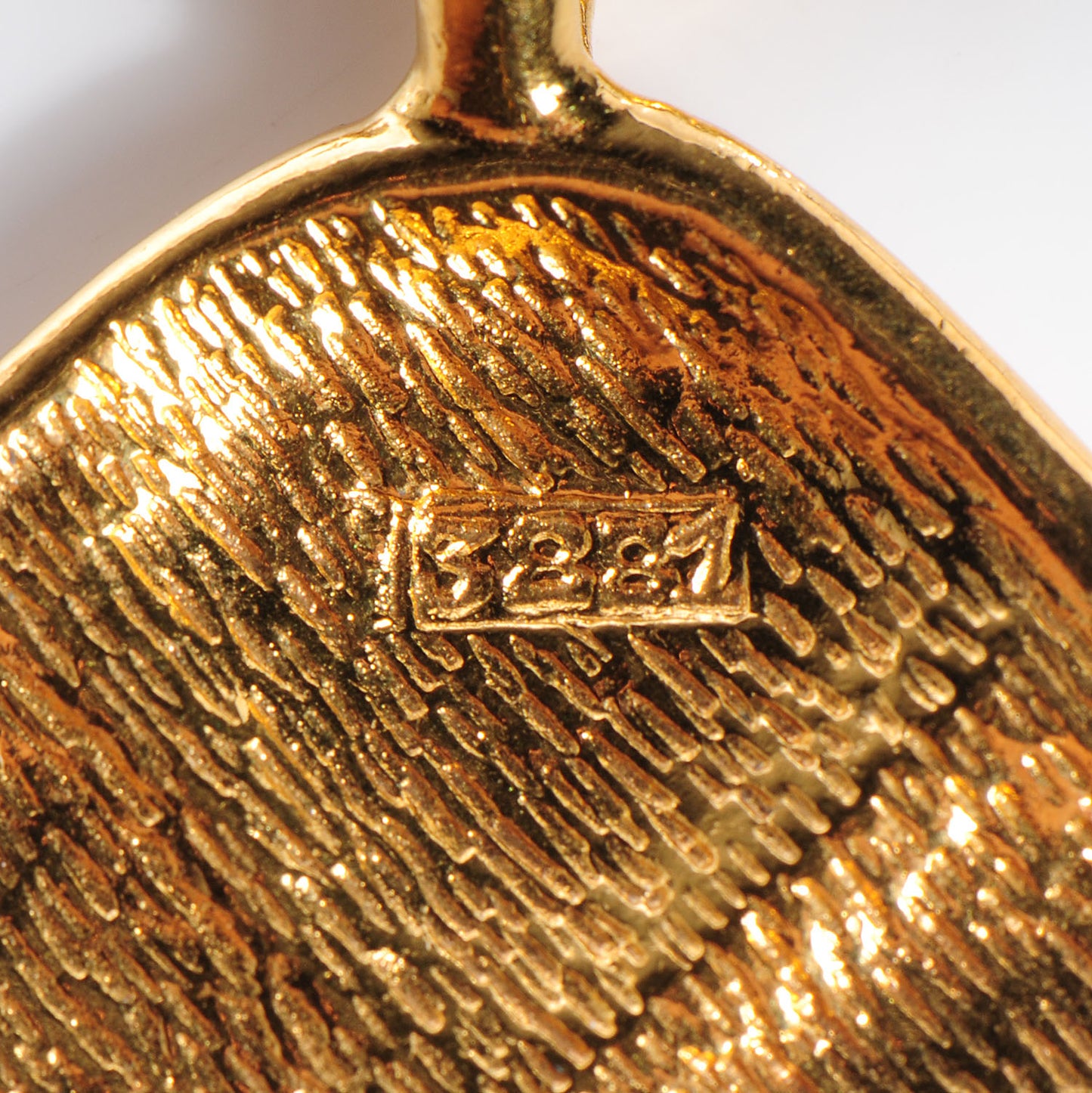 Quilted Pendant Chain Necklace Gold