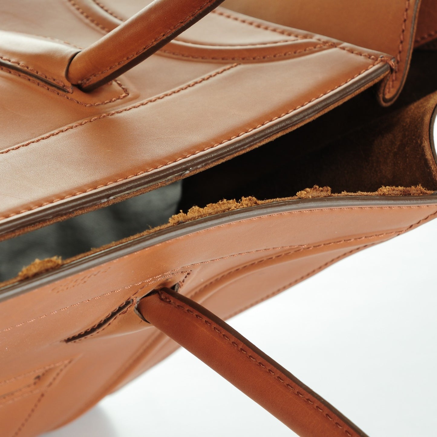 Natural Calfskin Medium Phantom Luggage Tan