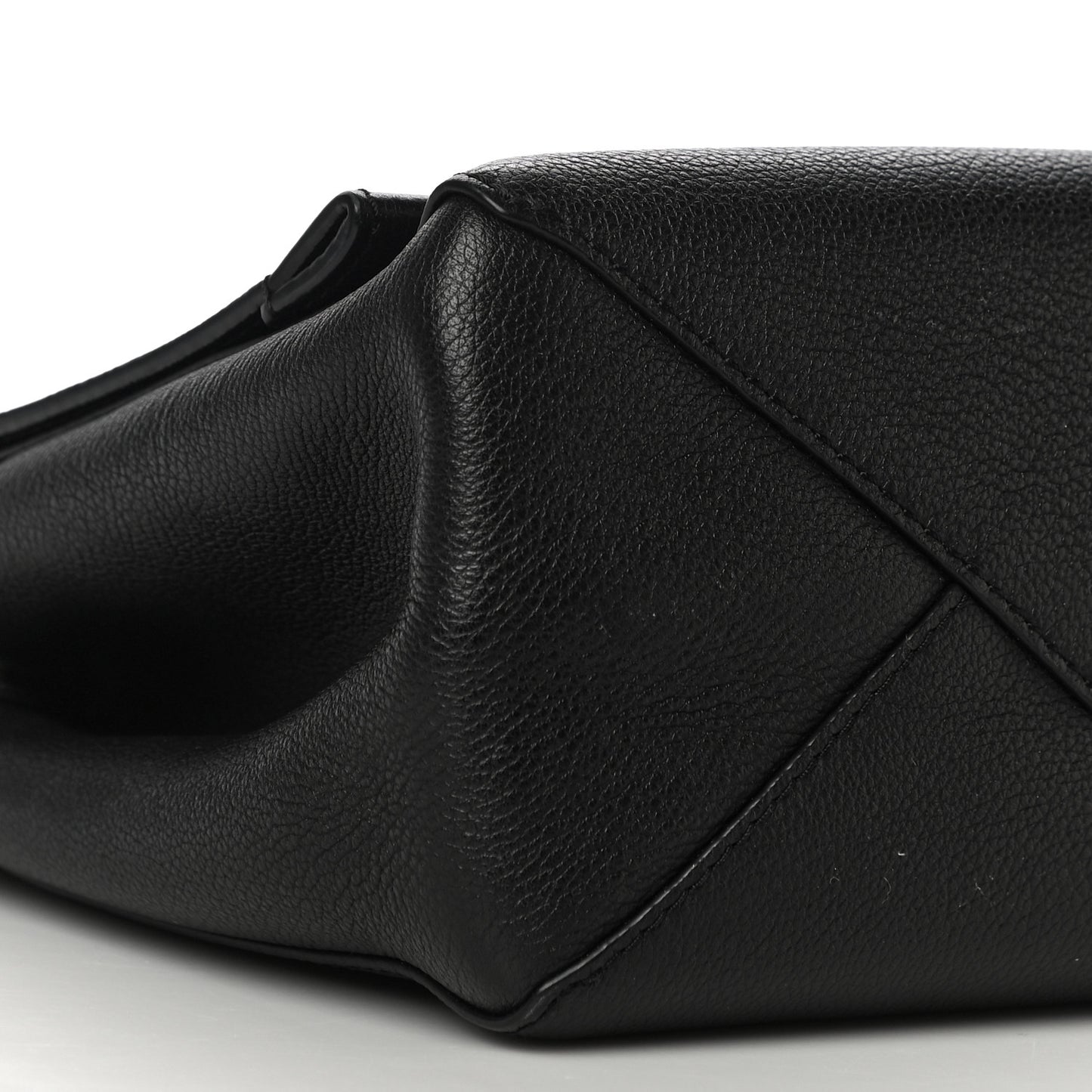 Soft Calfskin Lock Me II Black