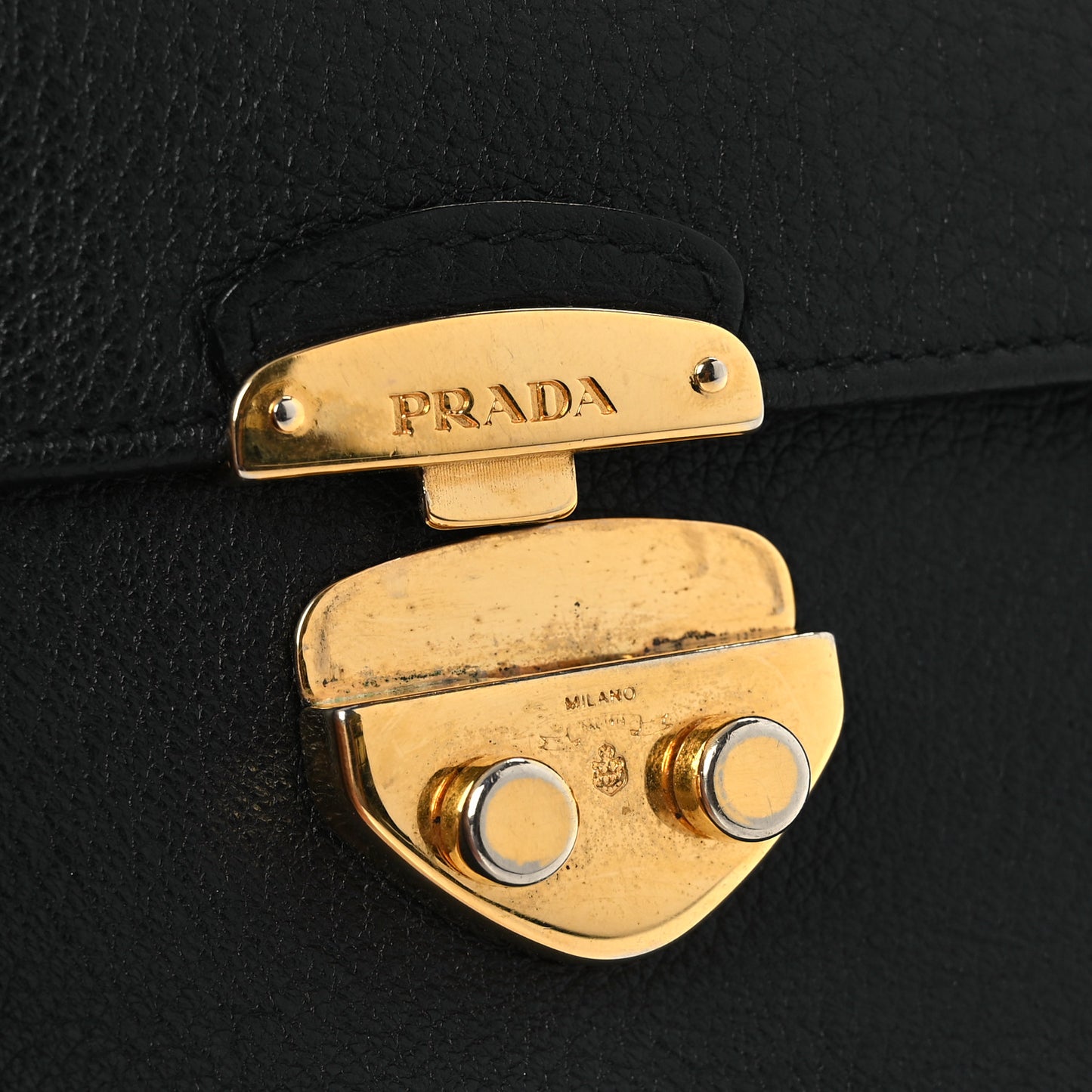 Vitello Daino Push Lock Flap Wallet Black