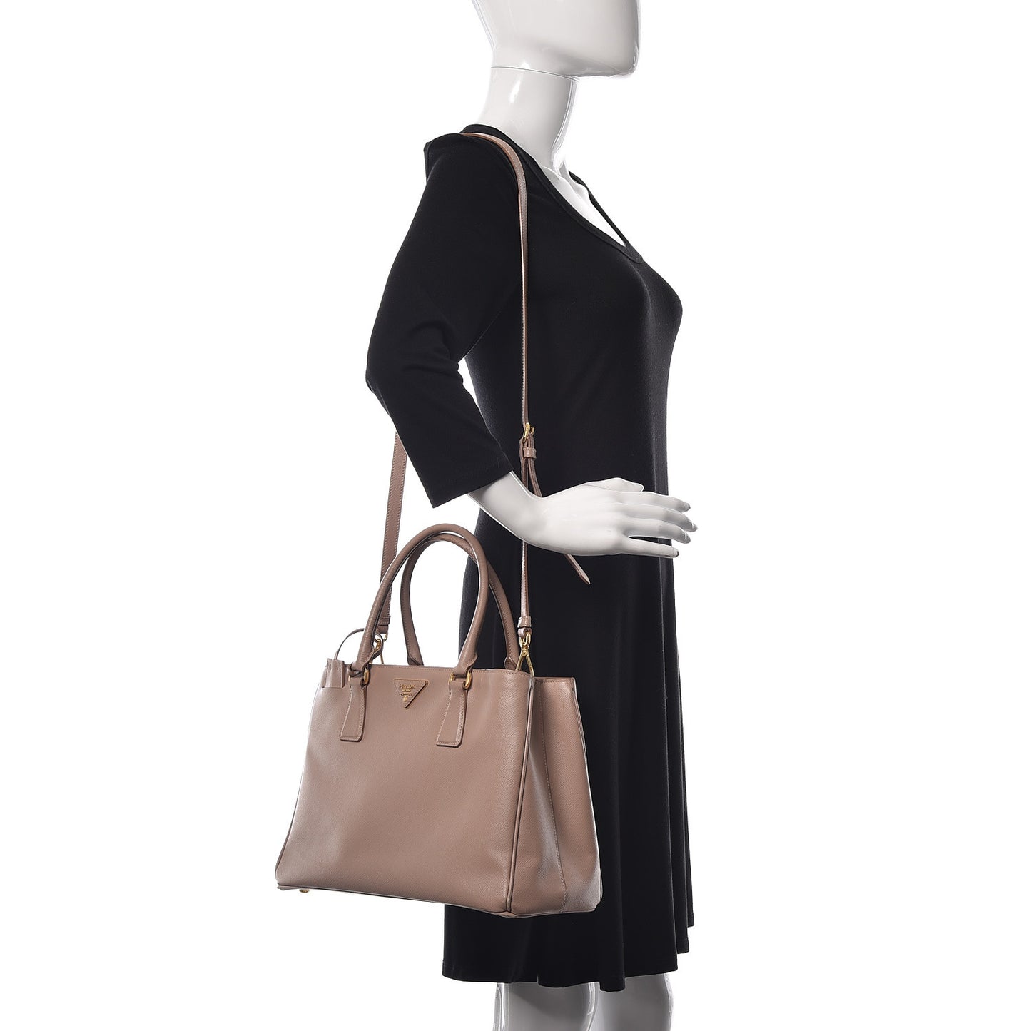 Saffiano Lux Medium Tote Cammeo