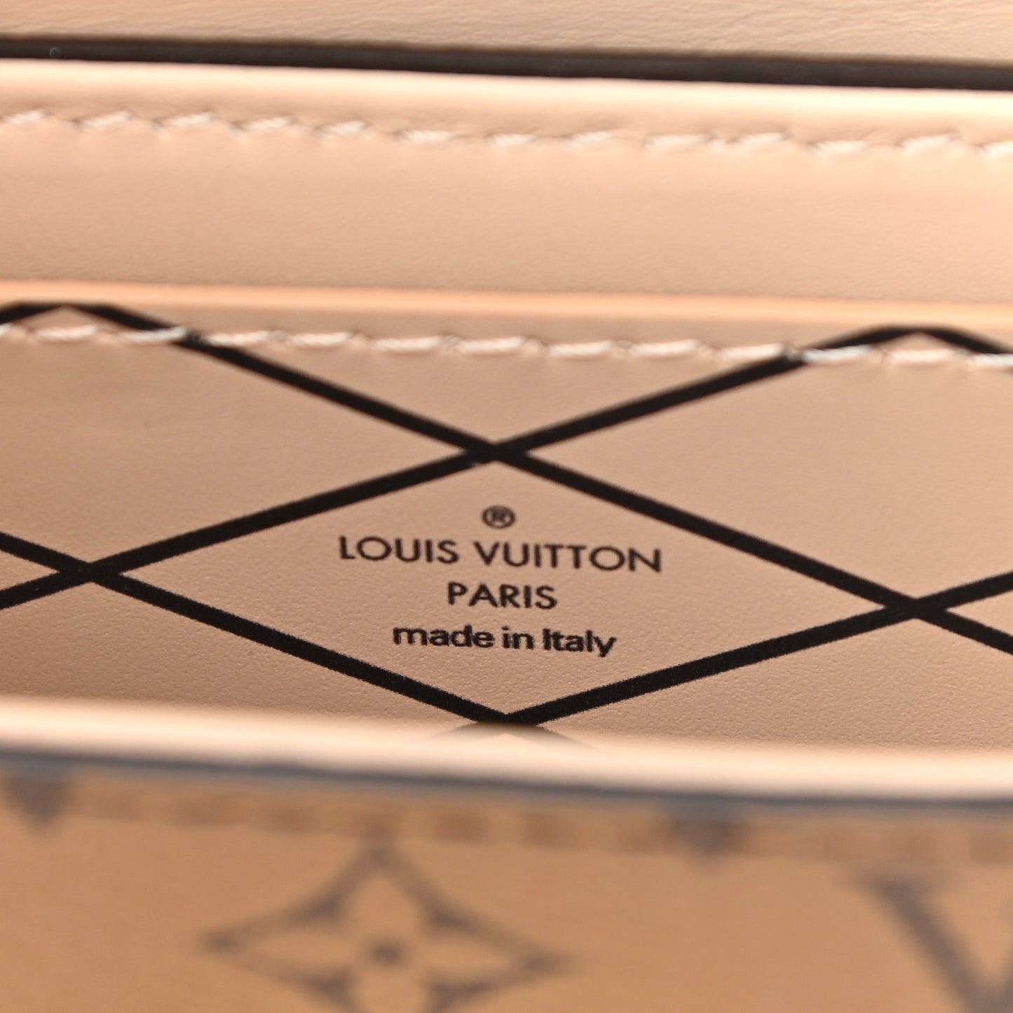 Reverse Monogram Essential Trunk NM