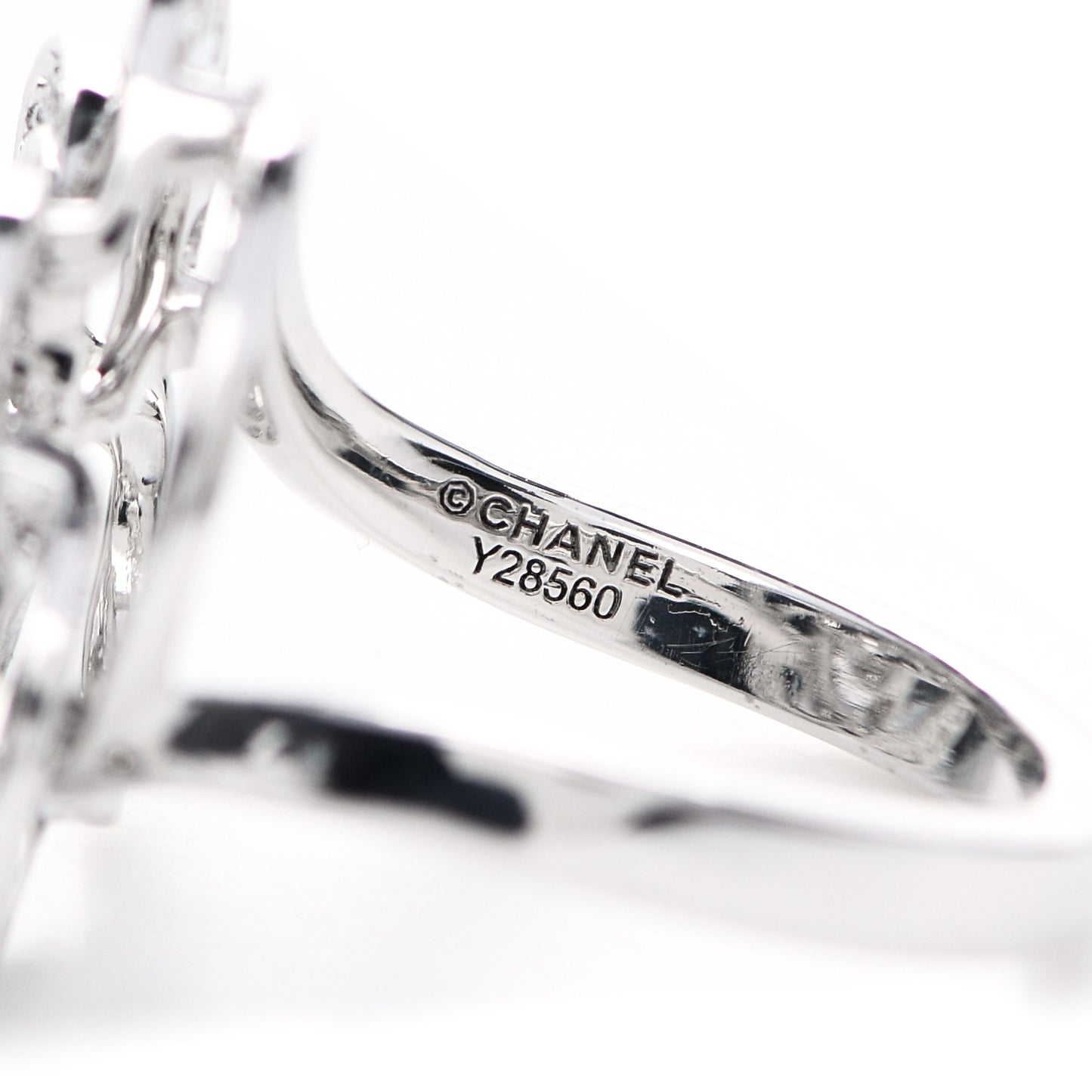 18K White Gold Diamond Fil de Camelie Ring 49 5