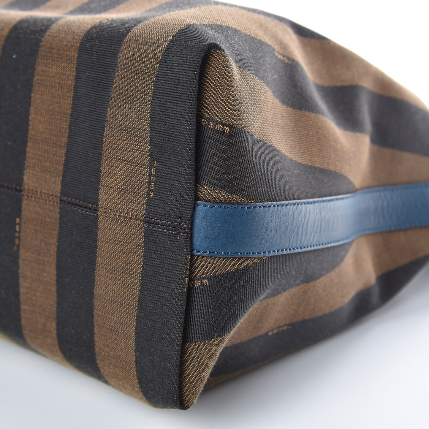 Pequin Vitello Large Hobo Tobacco Petrolio