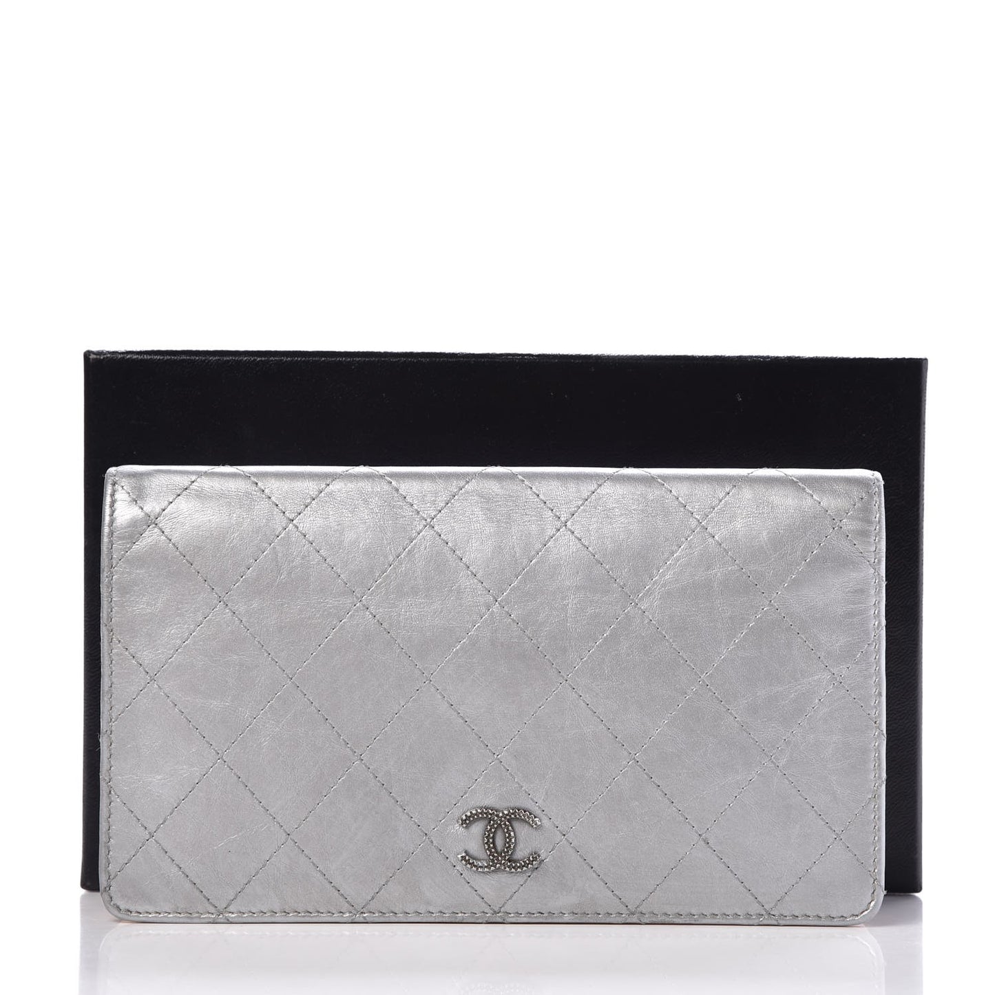 Metallic Calfskin Diamond Stitched Yen Wallet Silver