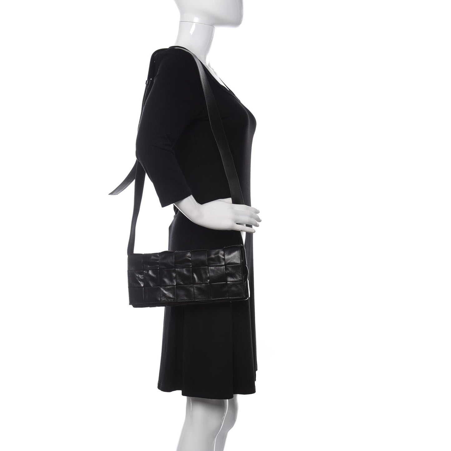 Paper Calfskin Intrecciato Stretch Cassette Black