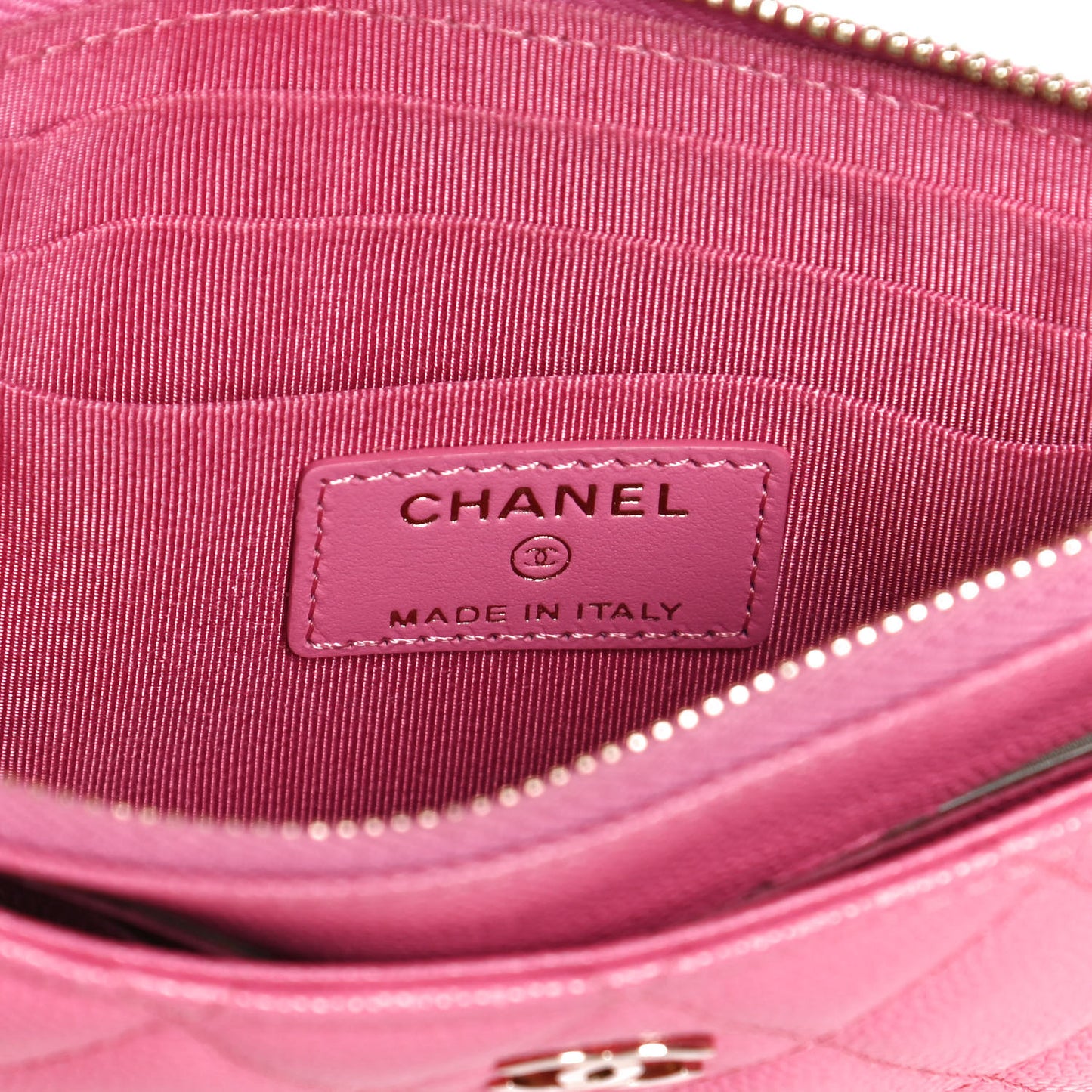 Caviar Quilted Classic Zip Pouch Pink