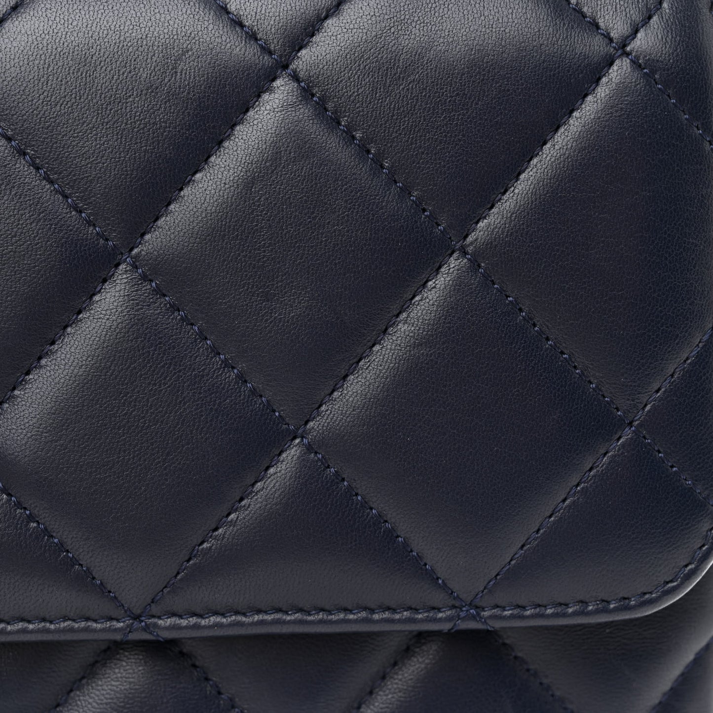 Lambskin Quilted Medium Trendy CC Flap Navy Blue
