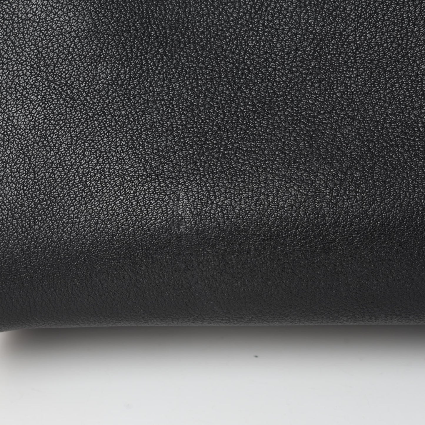 Sugar Goatskin Medium Antigona Black