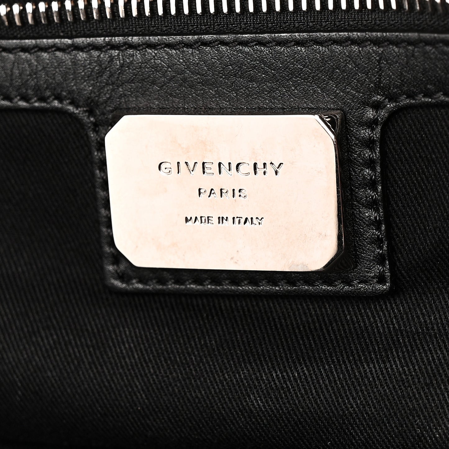 Calfskin Large Zip Nightingale  Black