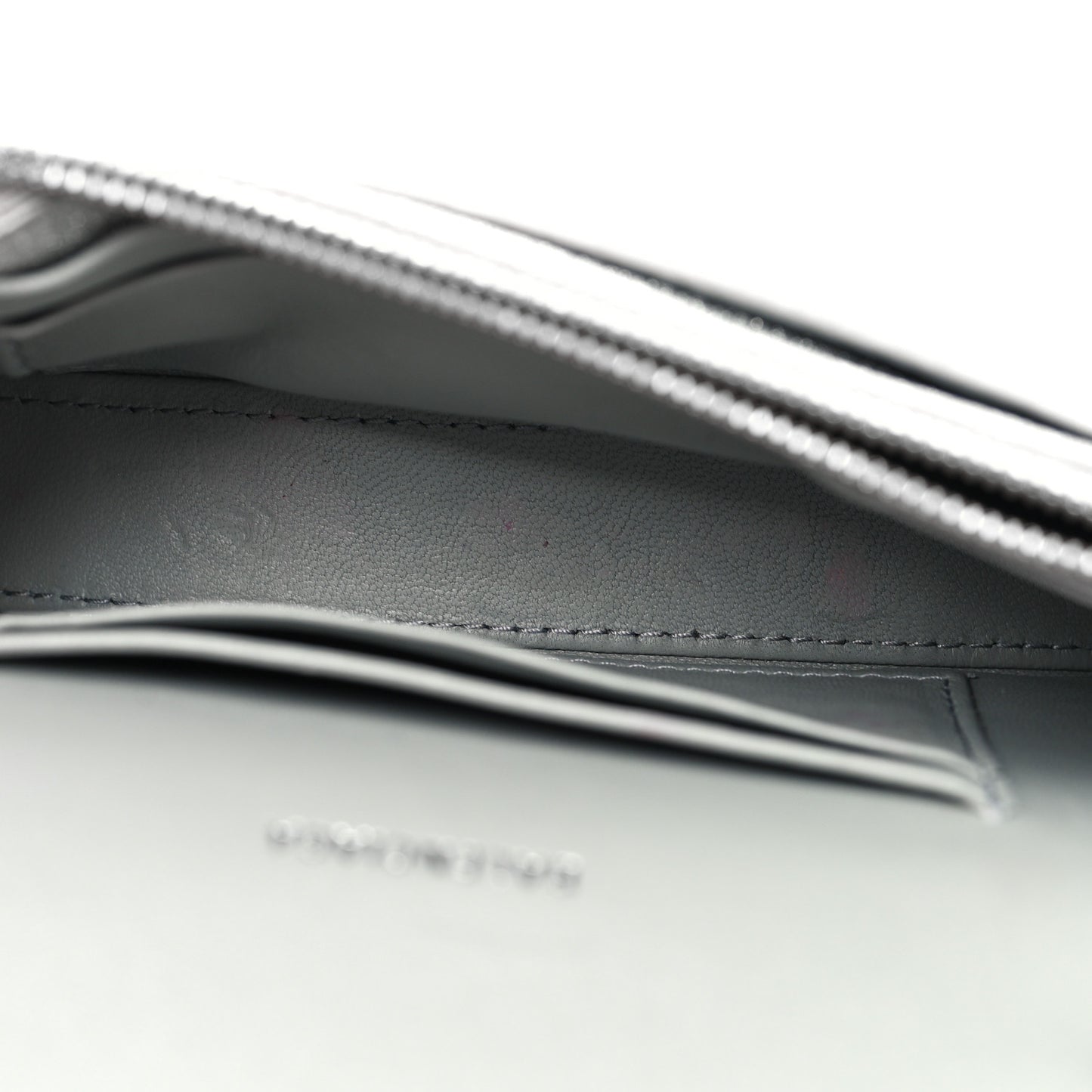 Sparkling Fabric XS Hourglass Wallet On Chain Silver