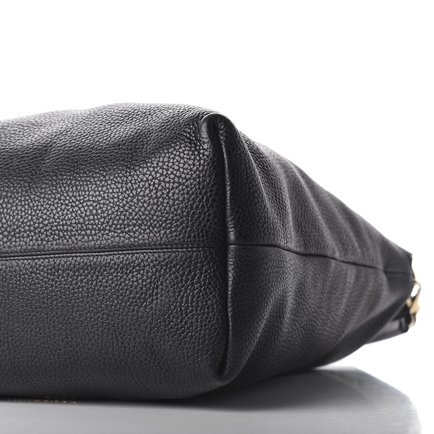 Grainy Calfskin Medium Cale Hobo Black