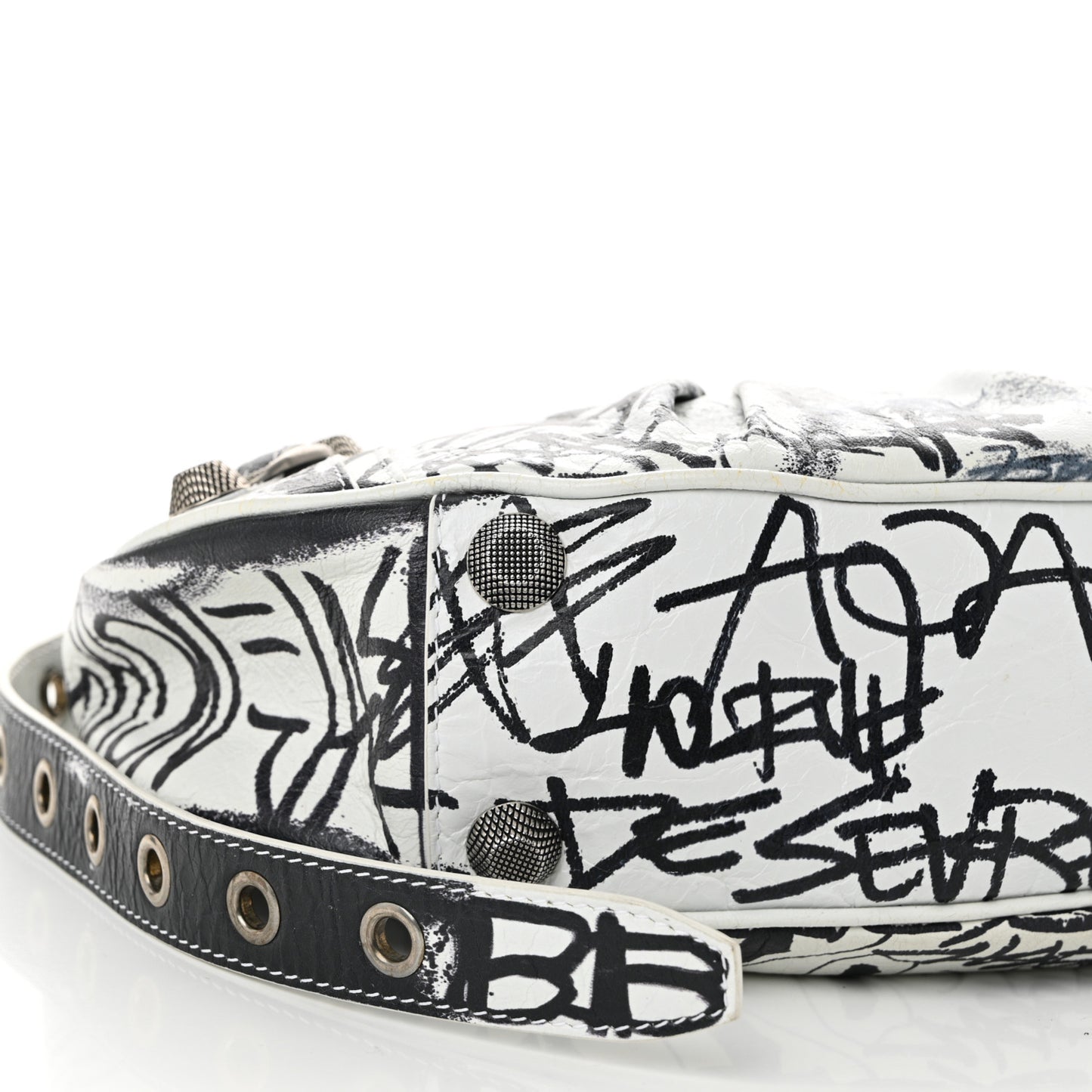 Agneau Arena Graffiti Small Le Cagole Shoulder Bag White Black