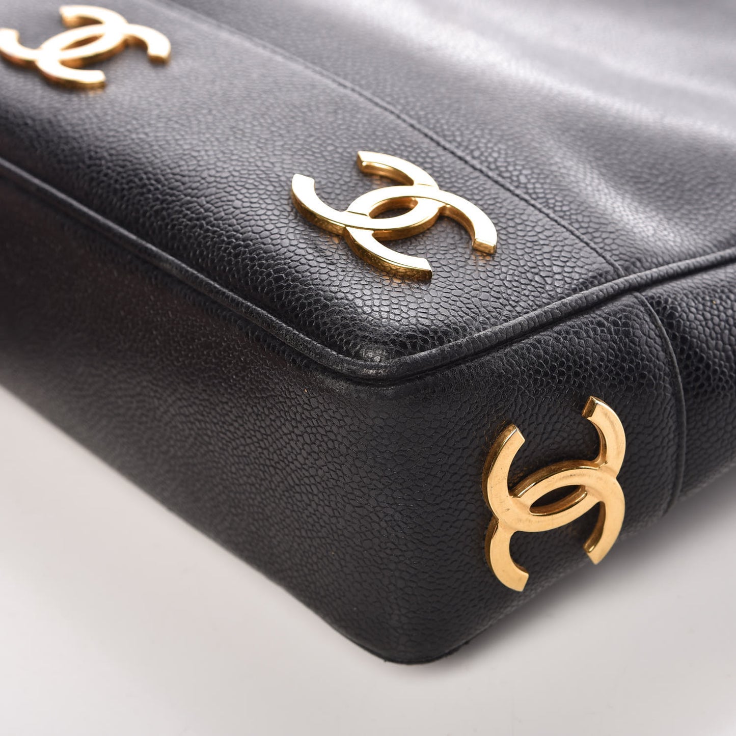 Caviar CC Shoulder Bag Black