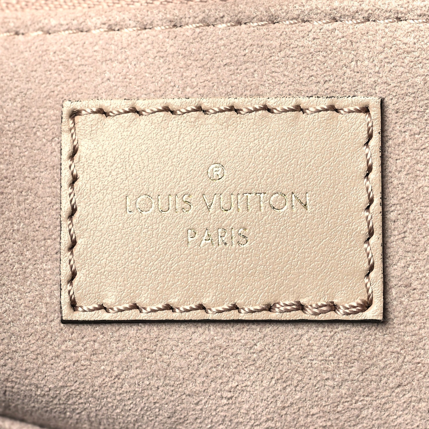 Louis Vuitton Empreinte Monogram Giant Onthego MM Tourterelle 6 of 10