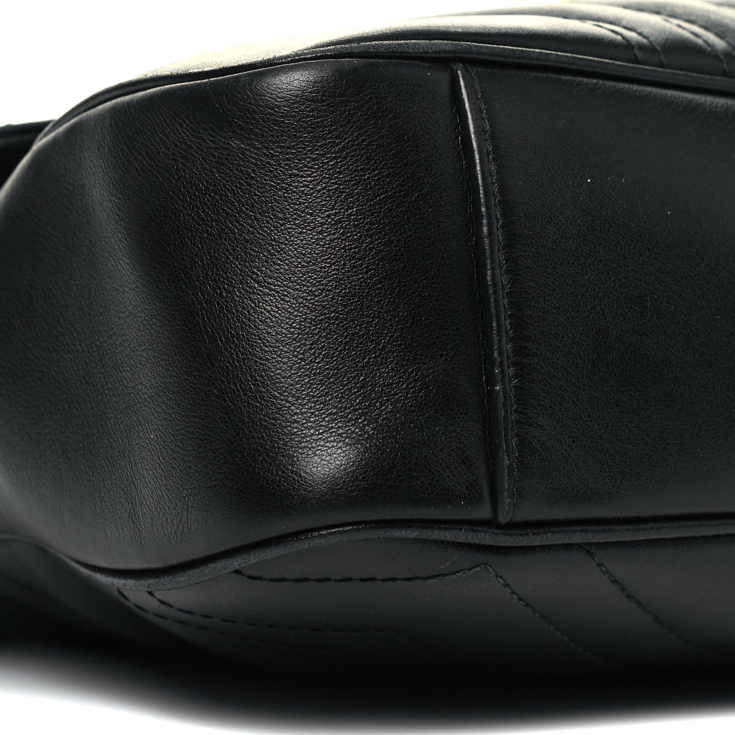 Calfskin Matelasse Medium GG Marmont Shoulder Bag Black